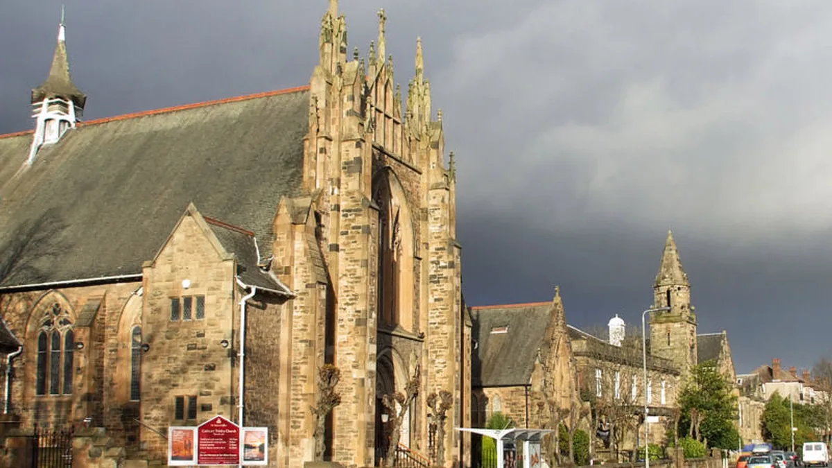 Cathcart Glasgow residential housing environment, architectural sandstone characteristics, and local boiler replacement engineering in G44