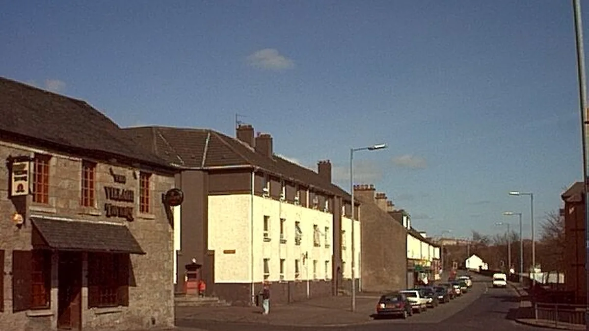 Duntocher Glasgow residential housing environment, architectural sandstone characteristics, and local boiler replacement engineering in G81