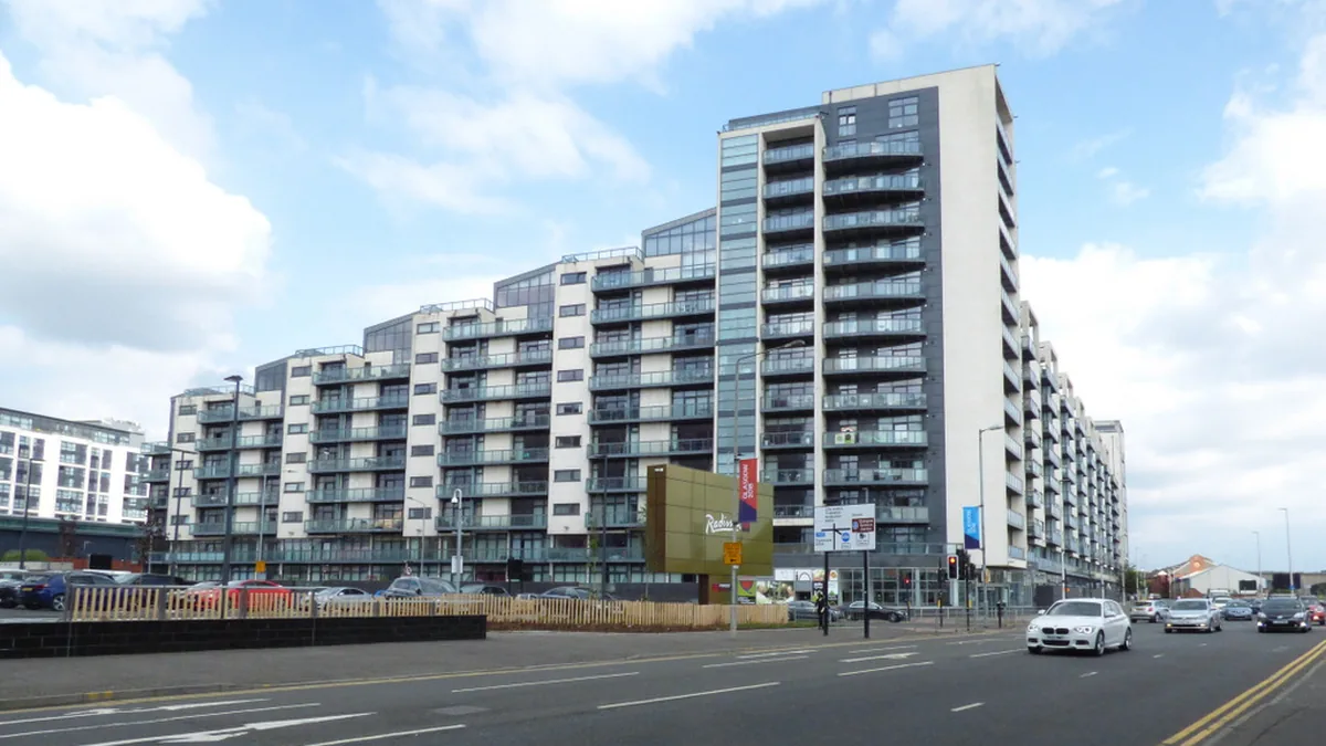 Finnieston Glasgow residential housing environment, architectural sandstone characteristics, and local boiler replacement engineering in G3
