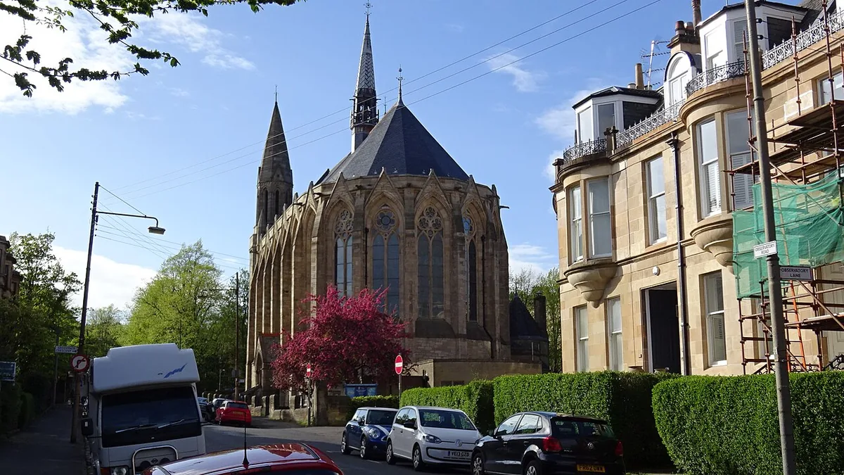 Kelvinside Glasgow residential housing environment, architectural sandstone characteristics, and local boiler replacement engineering in G12
