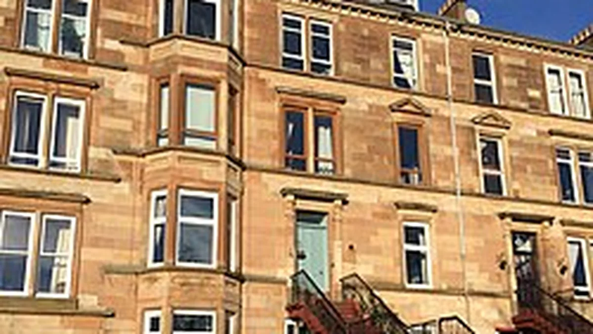 Mount Florida Glasgow residential housing environment, architectural sandstone characteristics, and local boiler replacement engineering in G42