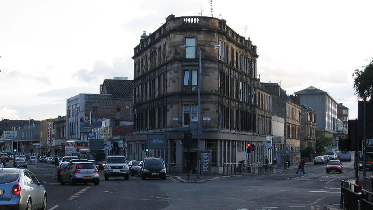 Shawlands Glasgow residential housing environment, architectural sandstone characteristics, and local boiler replacement engineering in G41