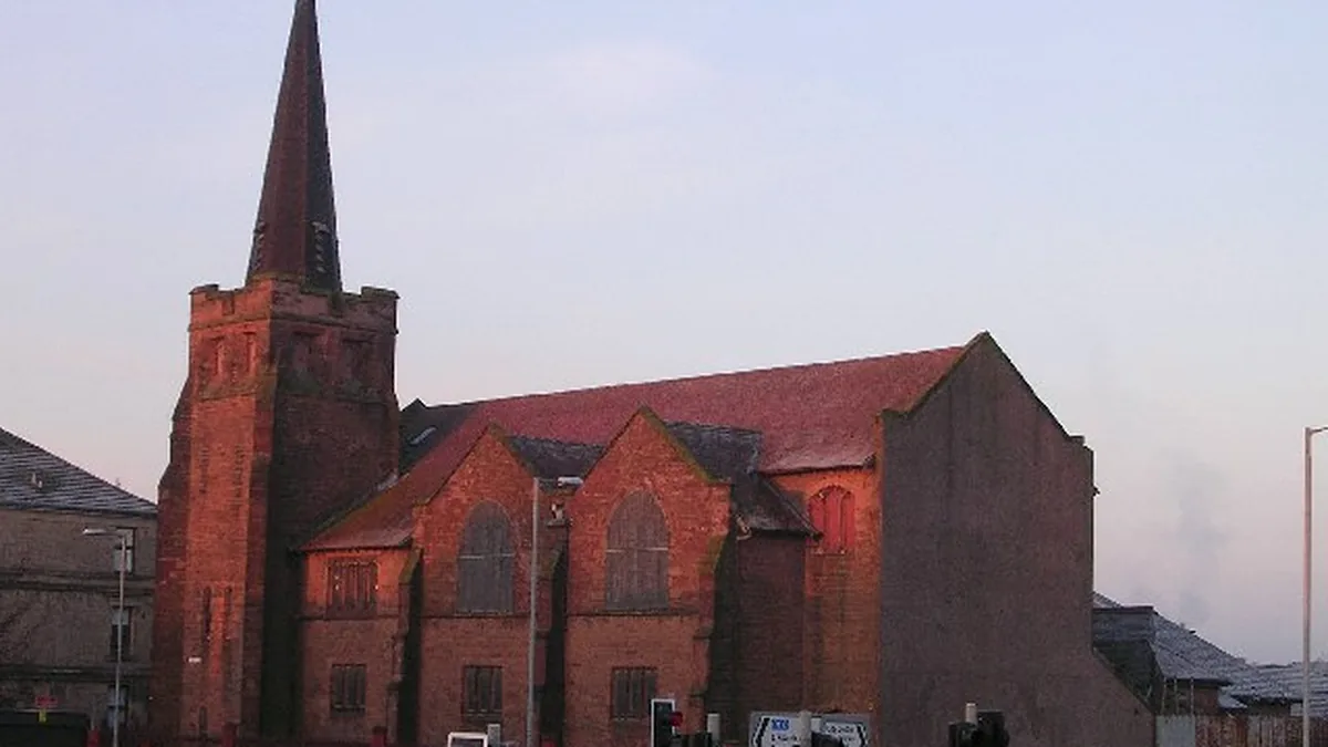 Shettleston Glasgow residential housing environment, architectural sandstone characteristics, and local boiler replacement engineering in G32