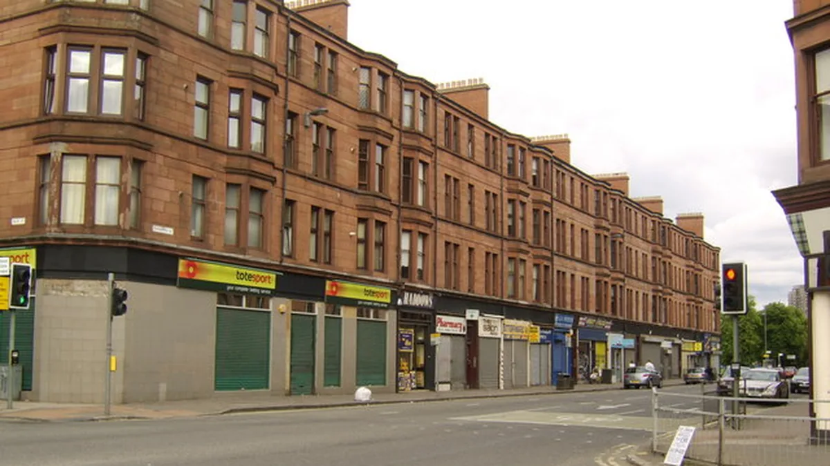 Yoker Glasgow residential housing environment, architectural sandstone characteristics, and local boiler replacement engineering in G14